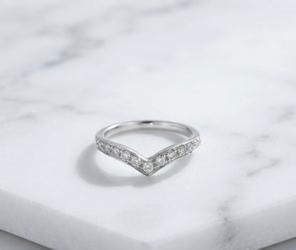 Sparkling Chevron V-Shaped Ring