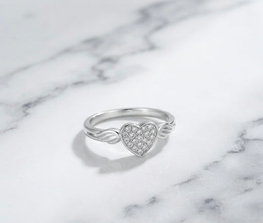 Sparkling Heart Twist Ring