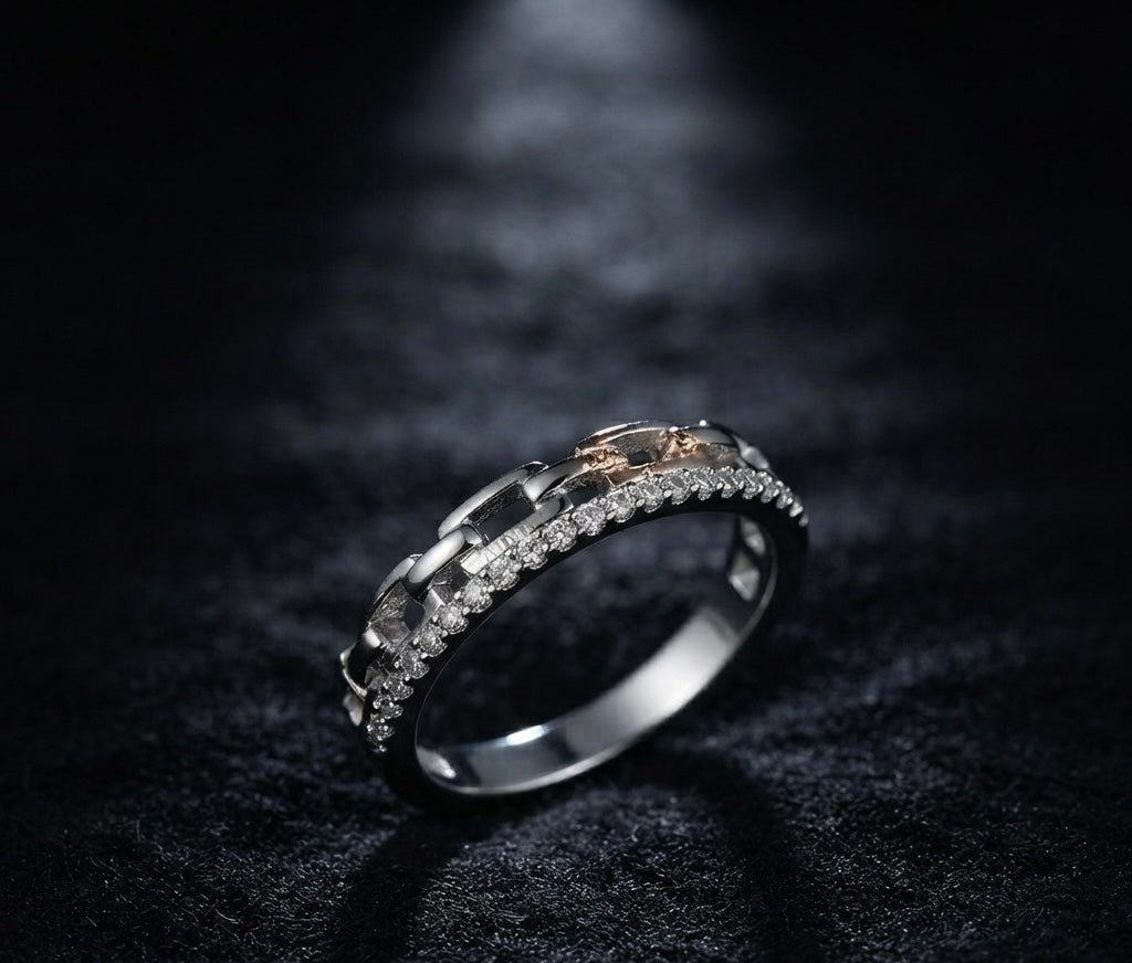Sparkling Link Band Ring